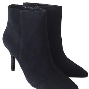 Steven navy suede ankle boots, size 6, NWB!